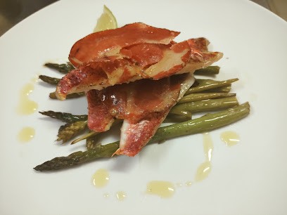 1 chef dans la cuisine, Traiteur à Saint-Symphorien-de-Marmagne