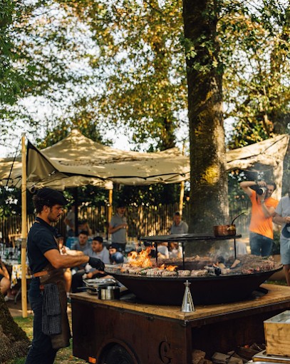 Tournebroche Gueuleton Bordeaux, Traiteur à Montussan