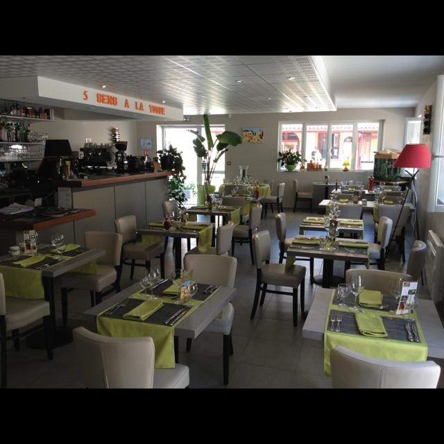 5 sens à la toque Traiteur, Traiteur à Lavit