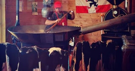 Le Pays De La Tartiflette, Traiteur à Étroussat