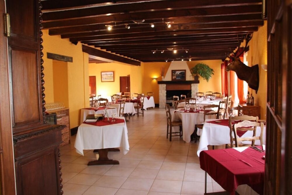 Restaurant Traiteur Le Grand Cerf, Traiteur à Villiers-au-Bouin