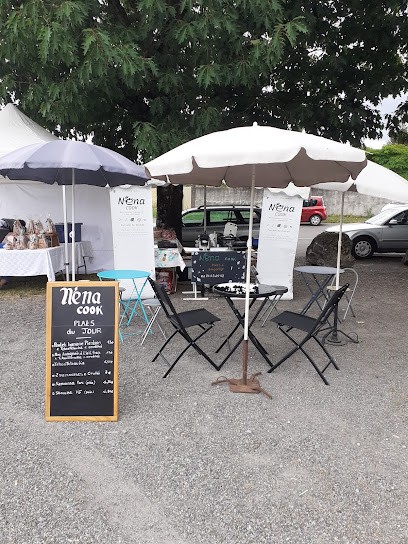 Néna Cook, Traiteur à Trébons